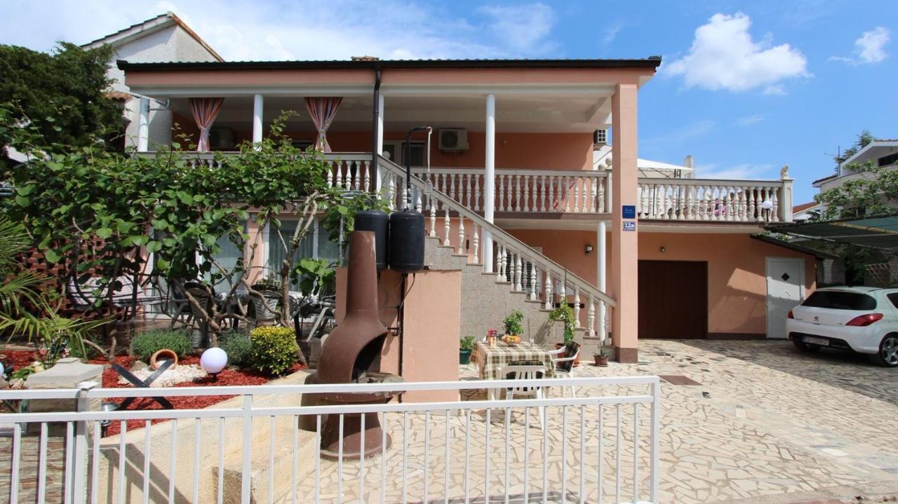 Apartment Kreslin Vantacici Exterior photo