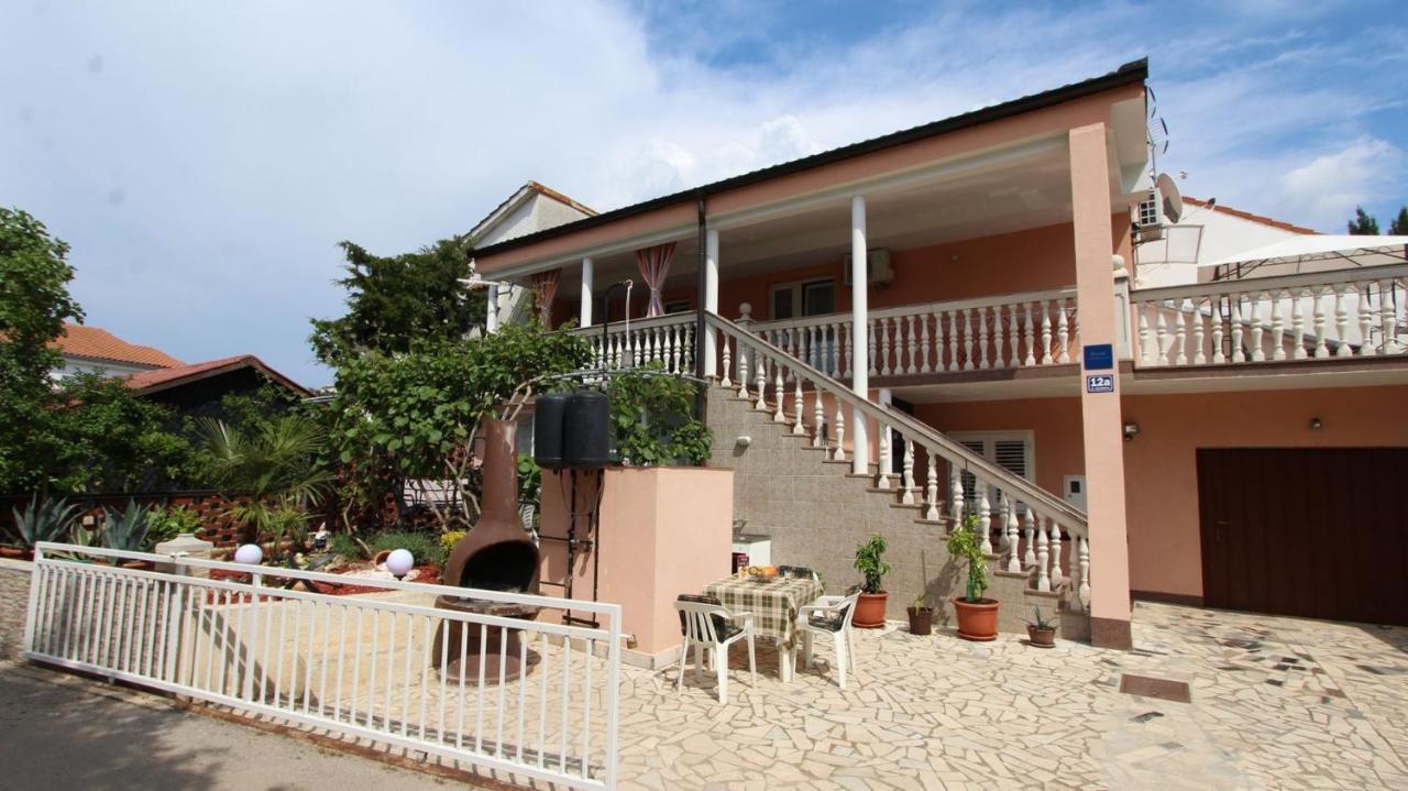 Apartment Kreslin Vantacici Exterior photo